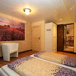 Haus Sonneck מלון
