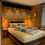 מלון Haus Sonneck 3*